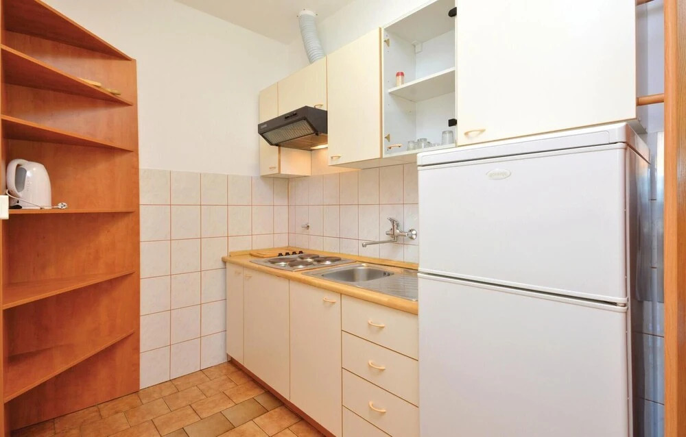 Beautiful Home in Lokva Rogoznica With Wifi and 4 Bedrooms
