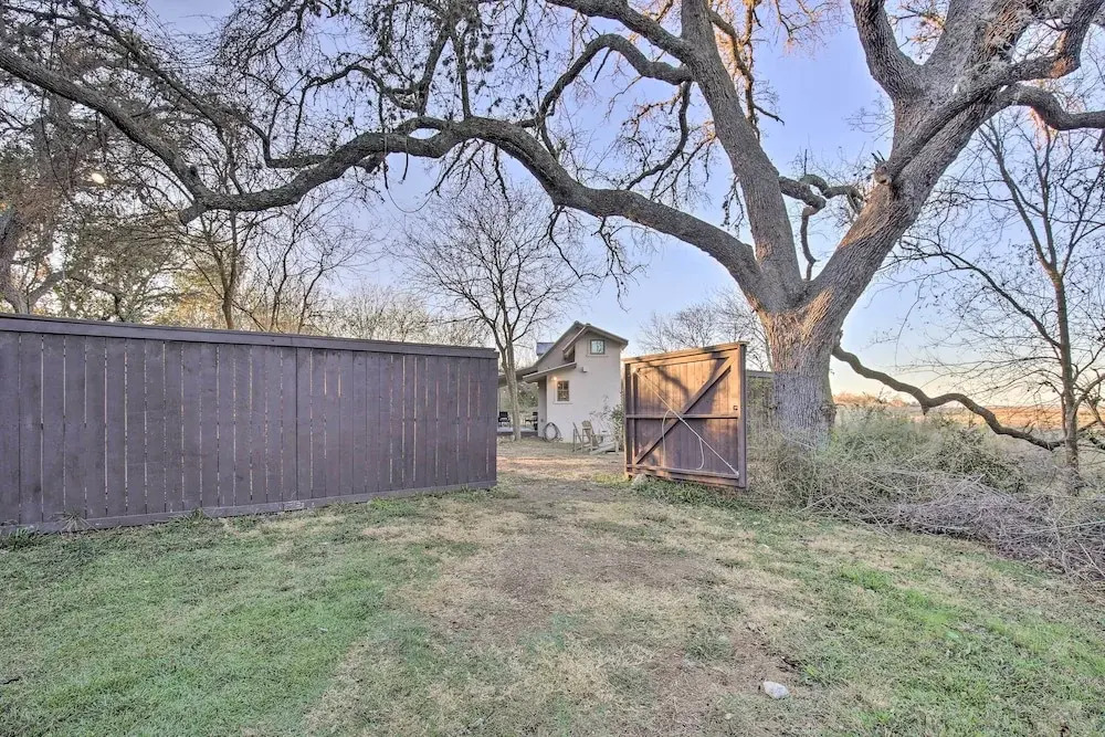 Hill Country Retreat! Castroville Cottage w/ Views