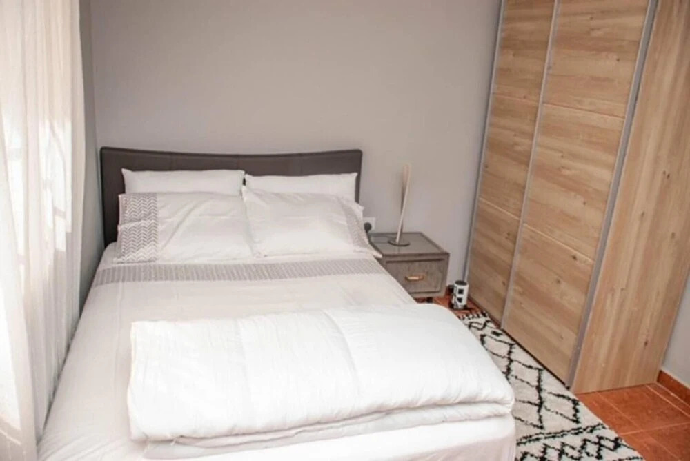 Full AirCon- 3Bed Villa- A c- WiFi- HotWater