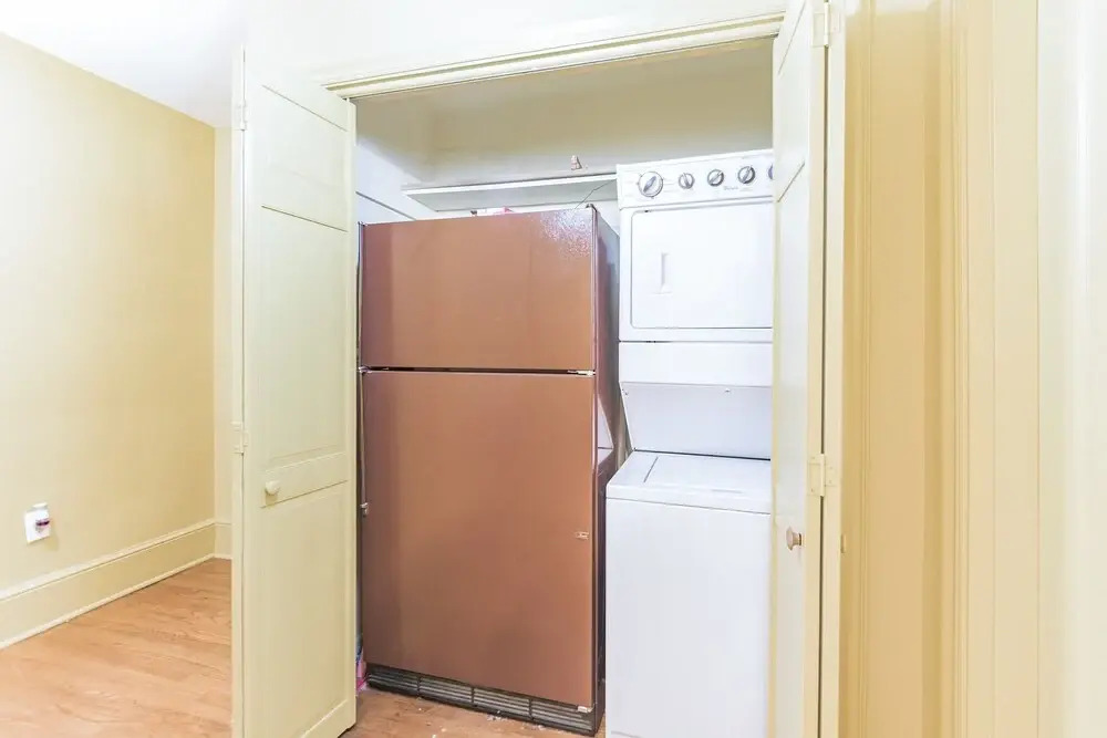 Cute Apartment In The Heart Of The City 2 Bedroom Apts by RedAwning
