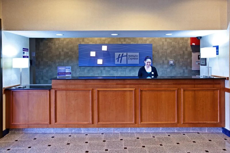 La Quinta Inn & Suits by Wyndham Pontoon Beach IL
