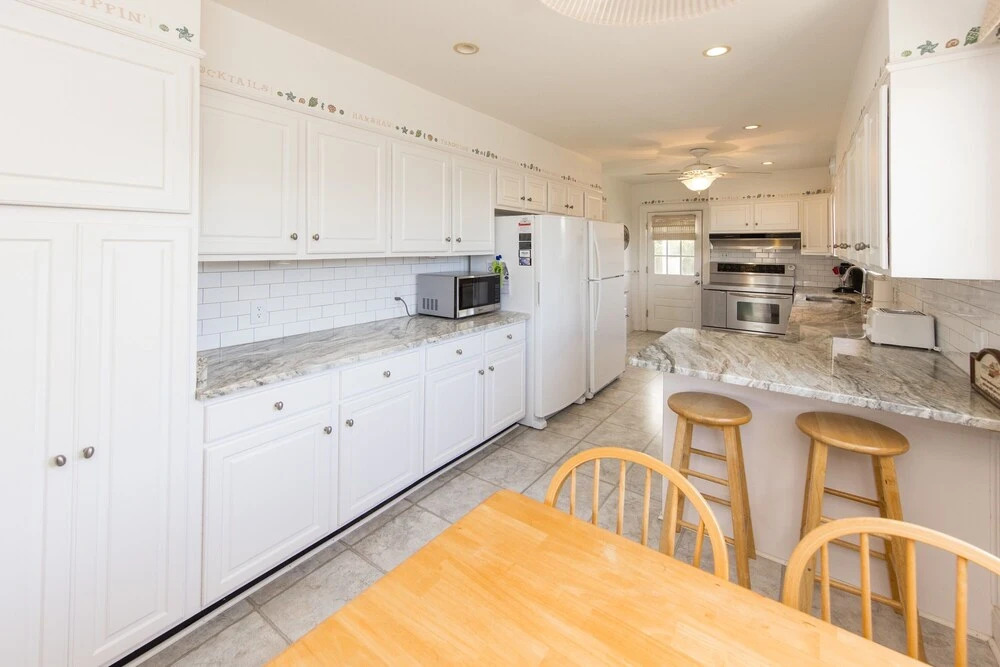 Harshaw Beach House 6 Bedroom Home by Redawning
