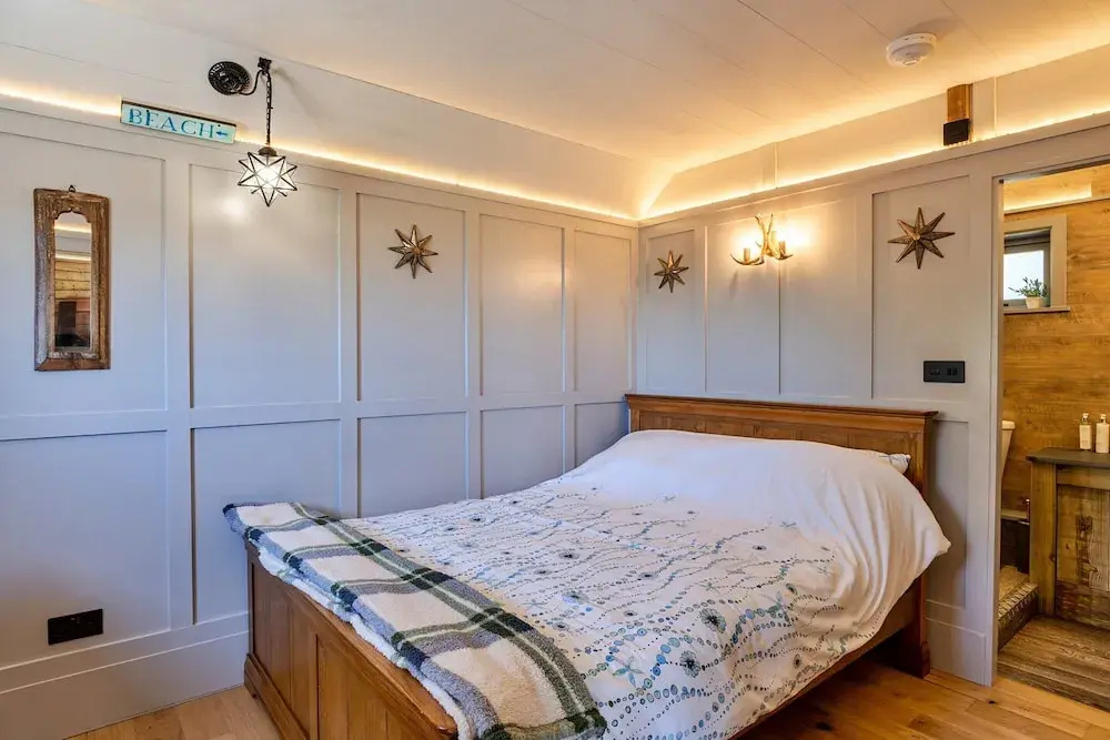 Lodge in Cornwall With Widemouth Bay Views