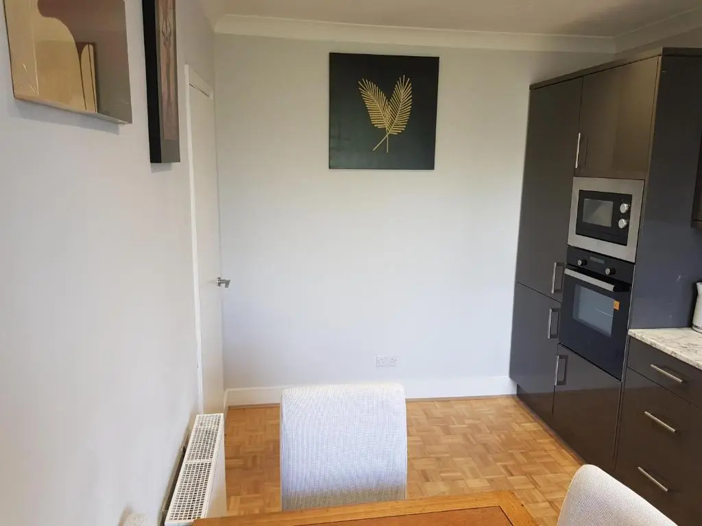 Beautiful Parkview Apartment in Seaside Eastbourne