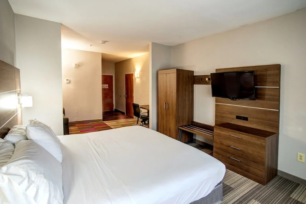 Sleep Inn & Suites