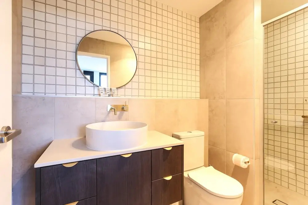 Elegant 2-bed Apartment With Incredible Bay Views