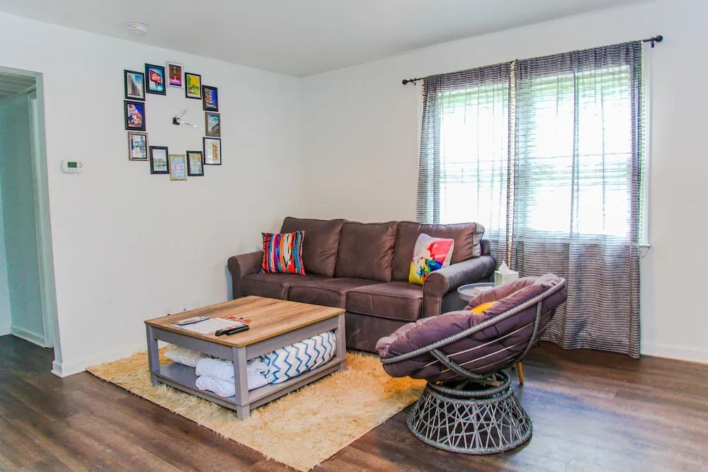 Lavish 1 Bd Apartment in Music City Near DT