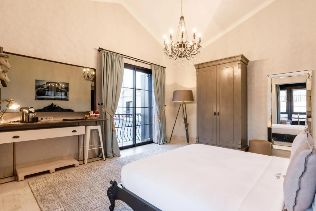 Alacatı Port Ladera Hotel