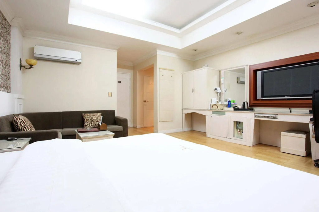 Luxury Hotel