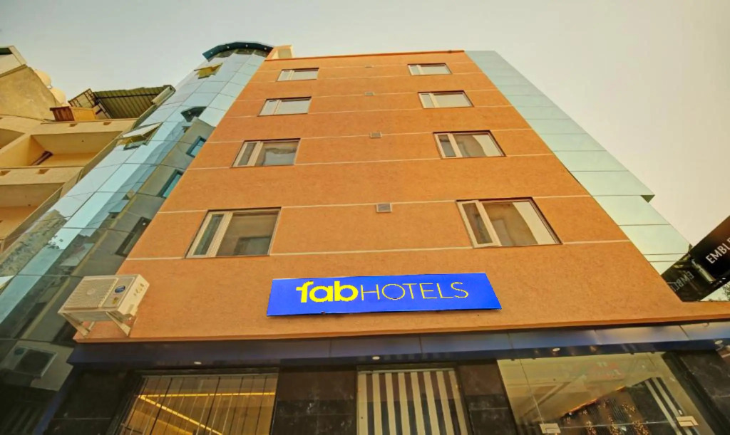 FabHotel Emblem Suites