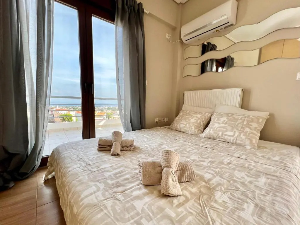 Sunrise Studio with unhindered view to the sea.