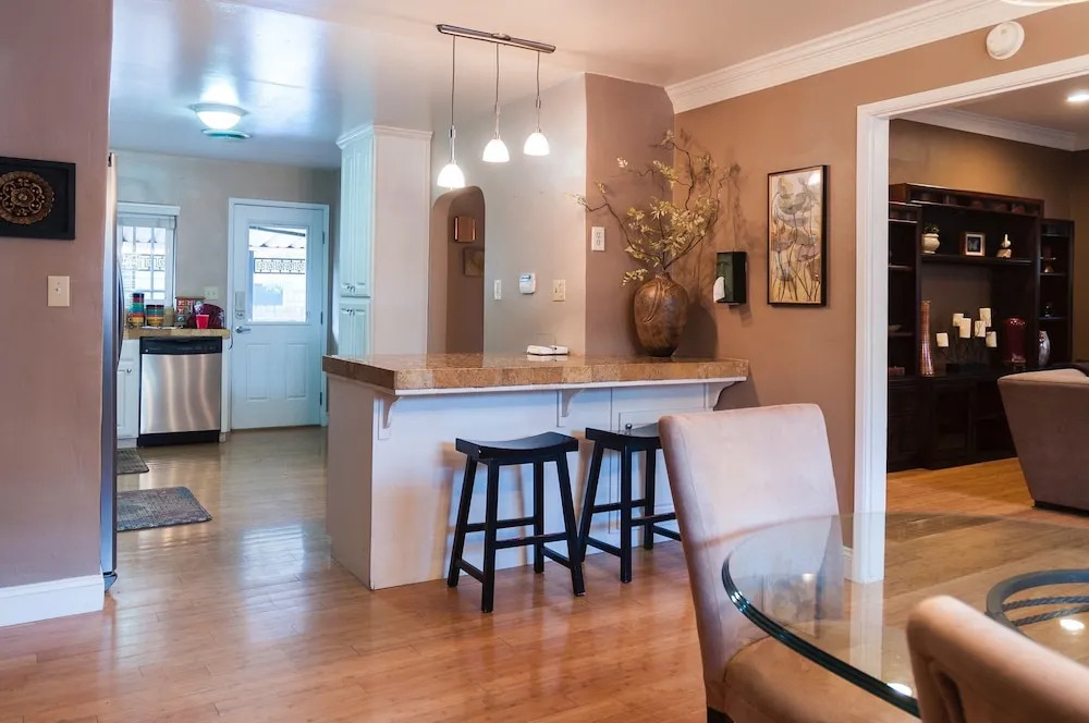 Group Retreat with Hot Tub & Studio