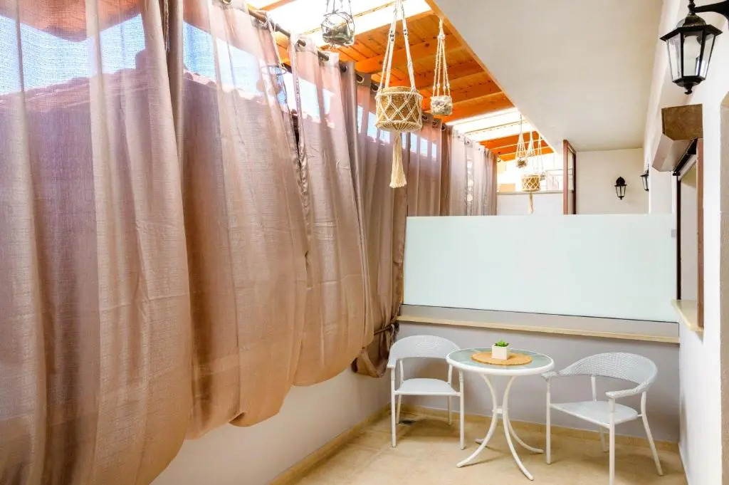 IFESTOS APARTMENTS