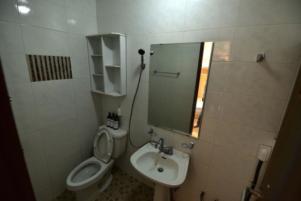 A Strange Day Guesthouse - Hostel