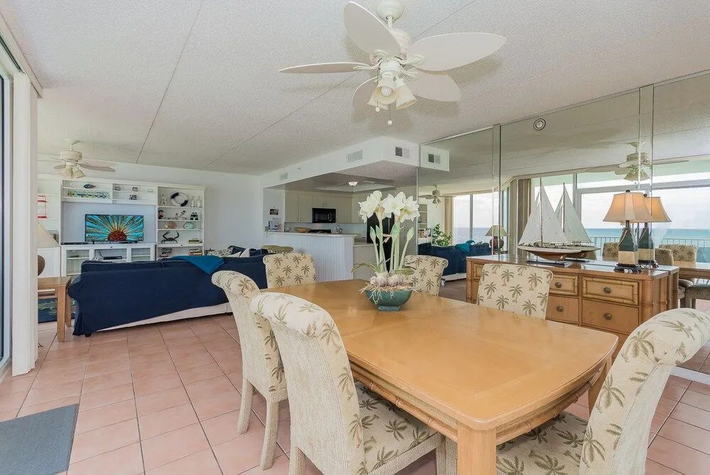 OC201 - Ocean Condo by RedAwning