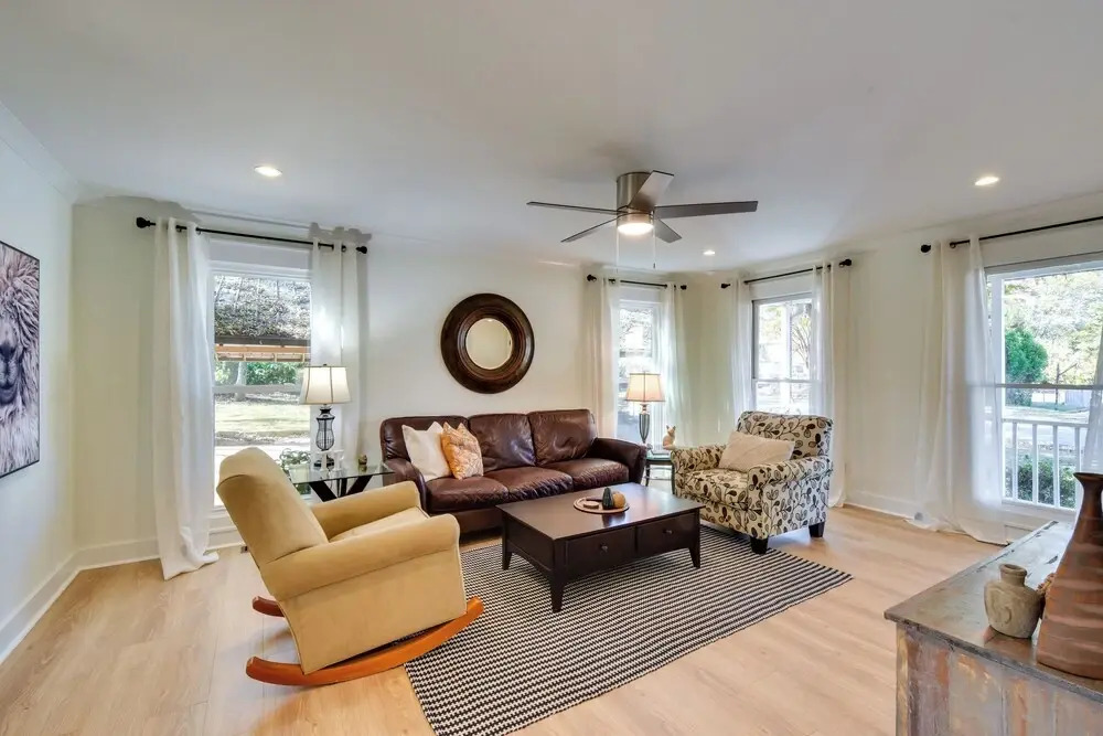 Tranquil Travelers Rest Home w/ Fire Pit!