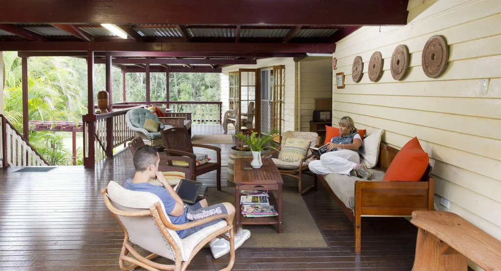 Glasshouse Mountains Ecolodge