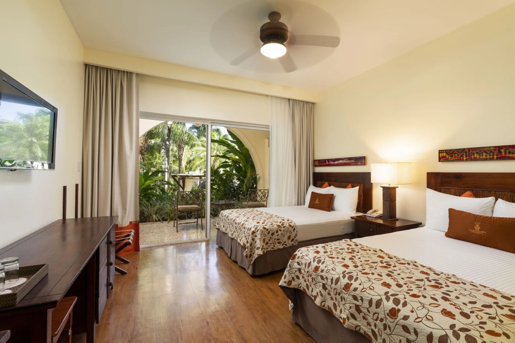 Hotel Tamarindo Diria Beach Resort