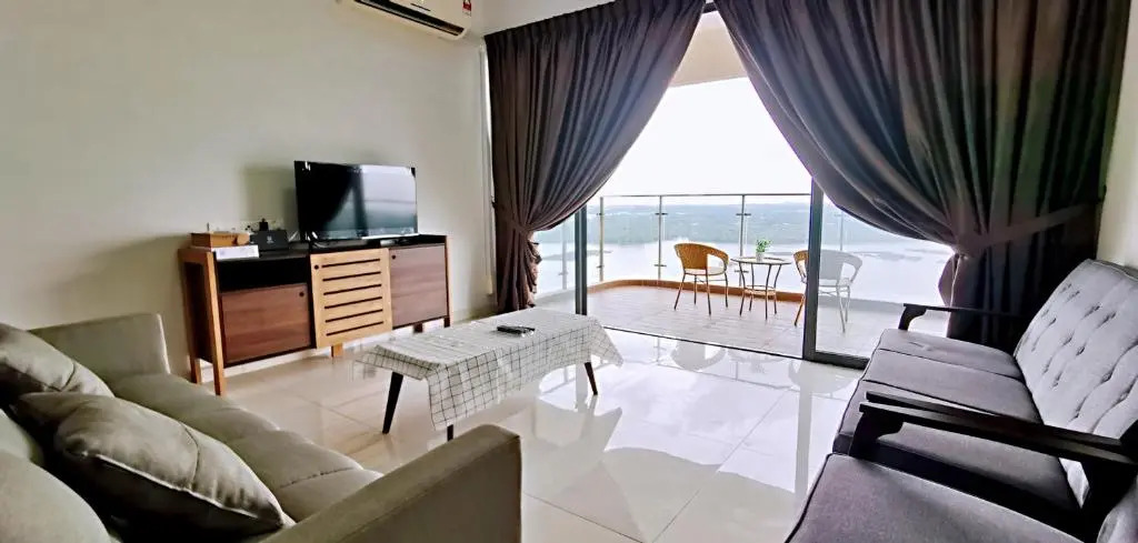 Superb Seaview Royal Strand Danga Bay Country Garden
