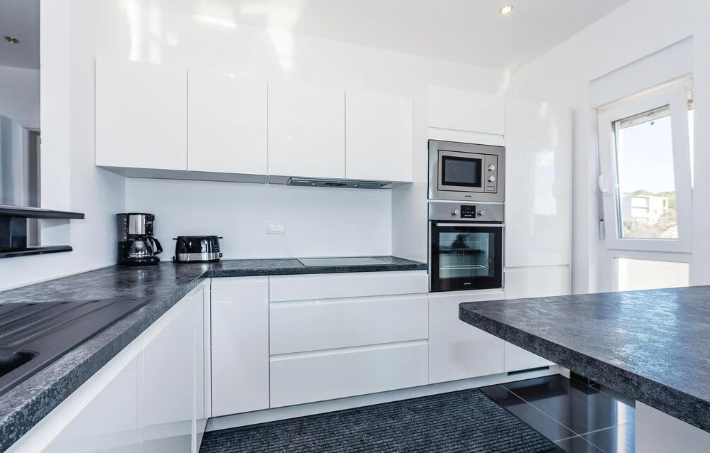 Three-Bedroom Holiday Home In Brodarica