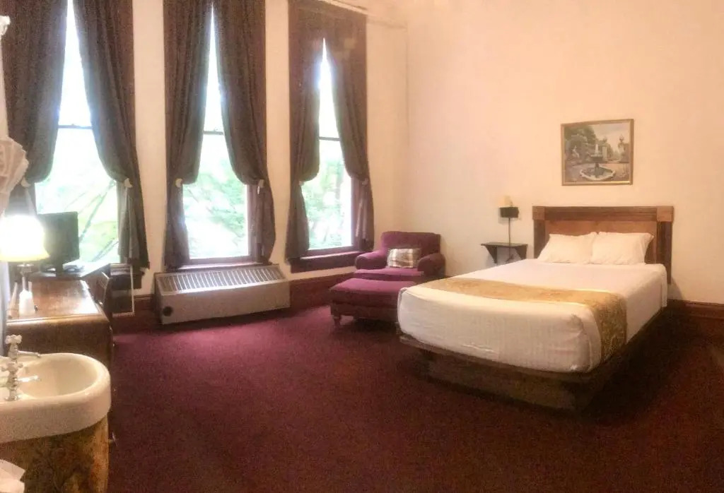 The Monarch Hotel
