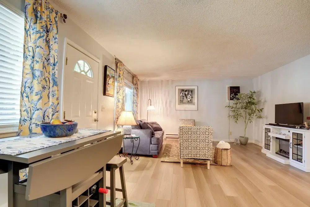 1 Mi to Reno-sparks: Family Retreat w/ Fireplace!