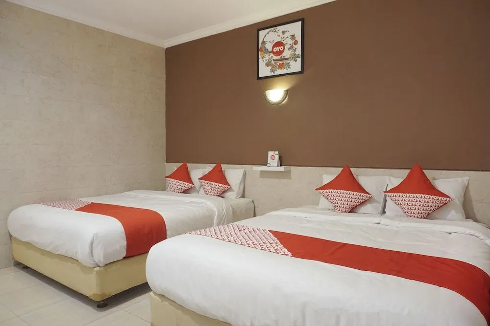 OYO 693 Hotel Safara