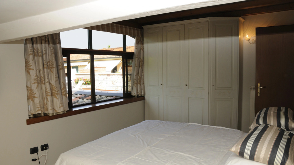Bs-i633-viem71a1 - Arcimboldo House 2 2