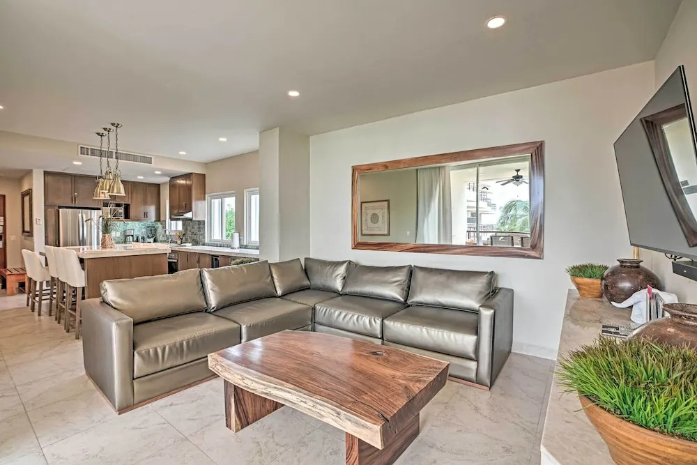 Ocean-View Oasis on Playa Norte: Resort Amenities