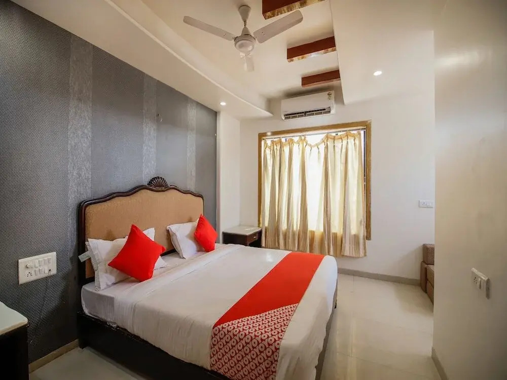 Metro By OYO Rooms