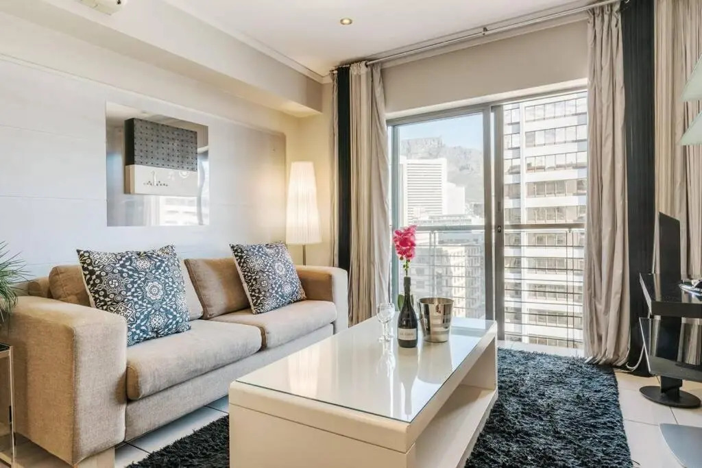 Studio with Fast WIFI in the Central Business District w Parking