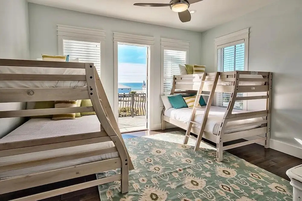 Looking Glass 5 Bedroom Holiday Home by Five Star Properties
