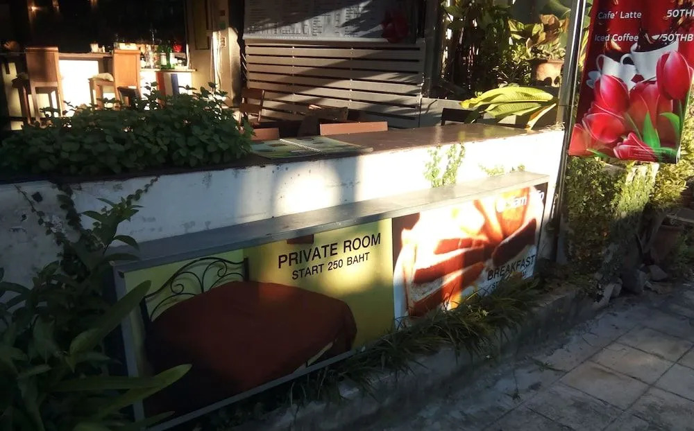 Siam Tulip Guesthouse & Restaurant