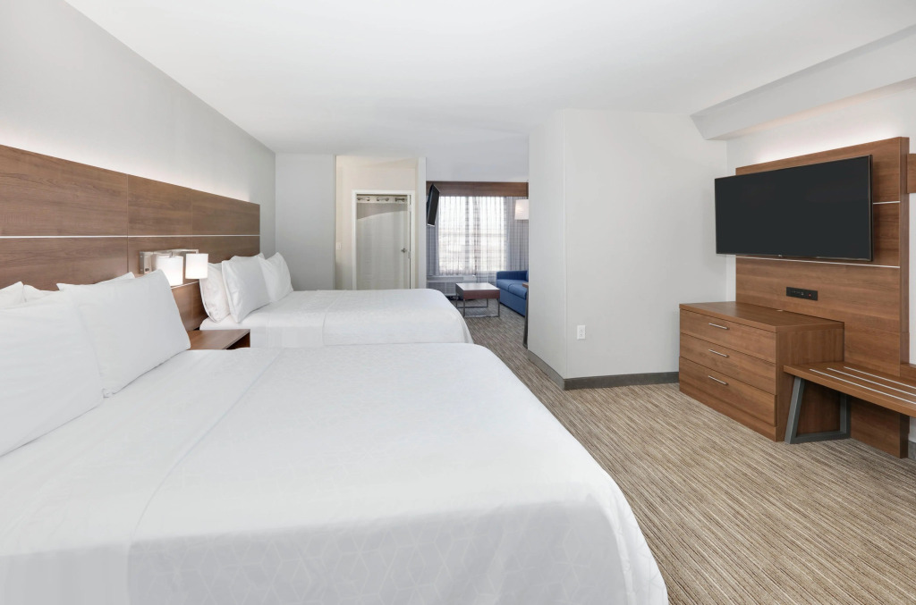 Holiday Inn Express & Suites Irving Conv Ctr - Las Colinas by IHG