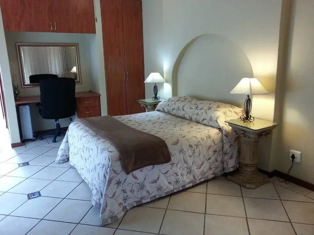 Emoyeni Guest House