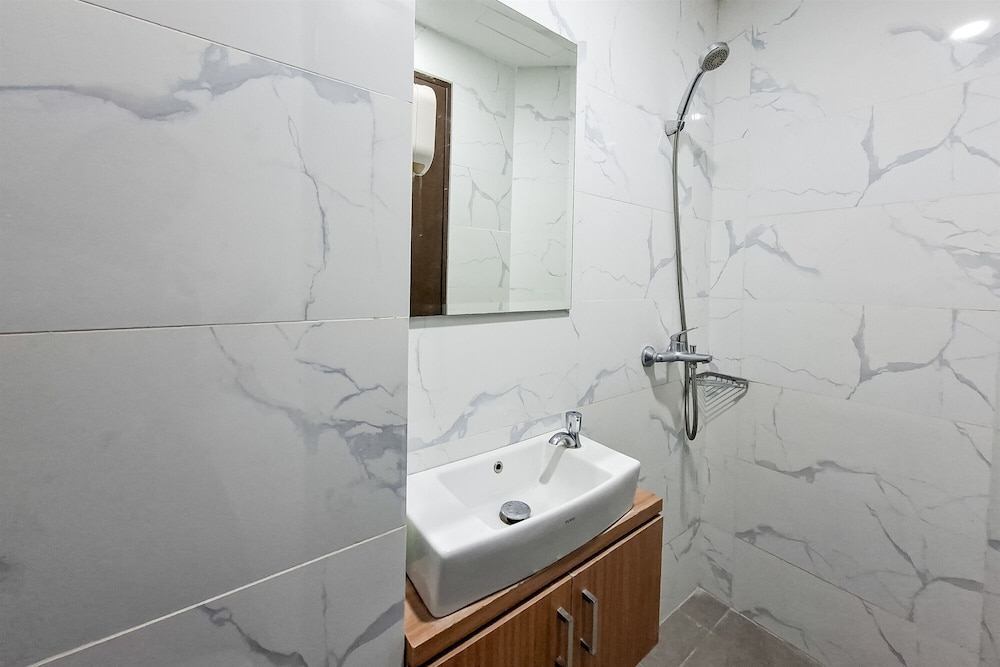 Pleasant Look Studio At Apartment Pacific Garden - Campus Town @Alam Sutera