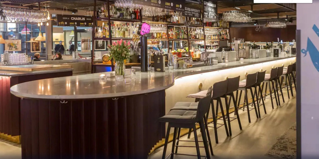 Hotel With Urban Deli