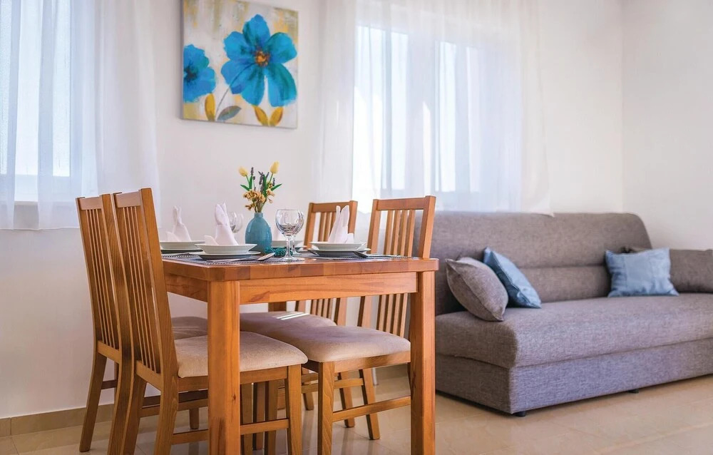 Six-Bedroom Holiday Home In Rogoznica