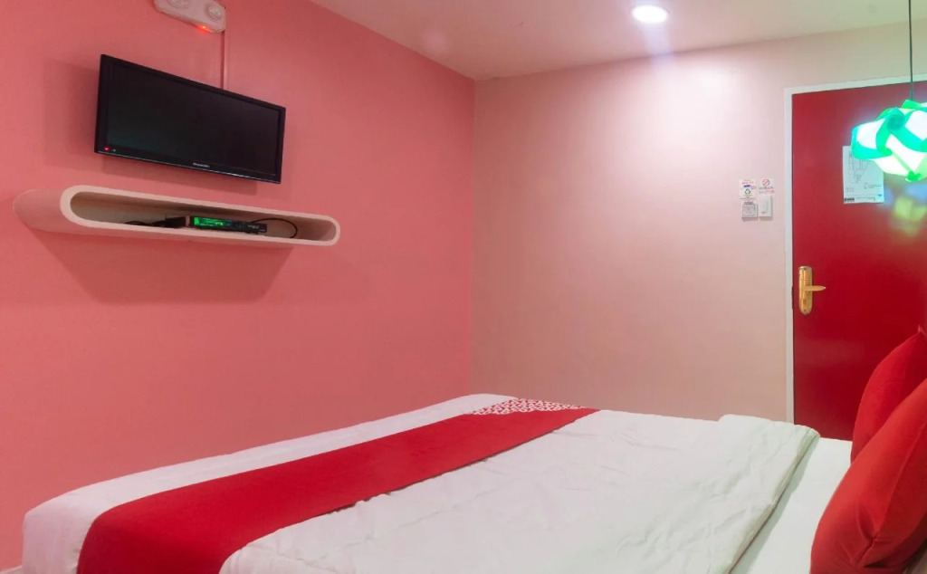 Europa Breakfast And Bed By OYO Rooms