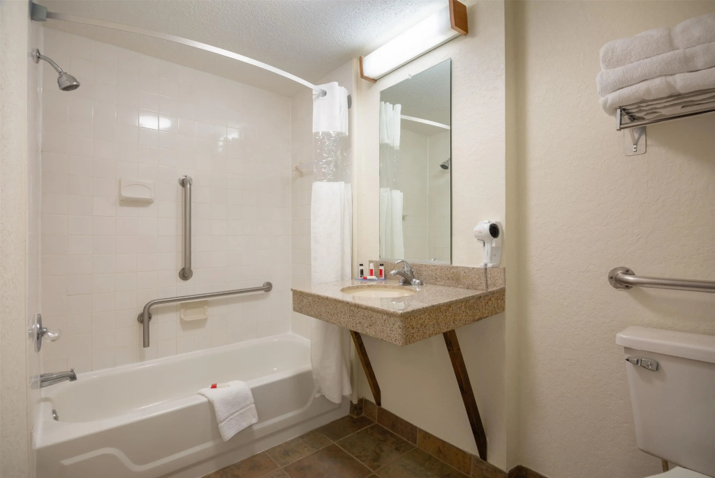 Travelodge by Wyndham Outer Banks/Kill Devil Hills