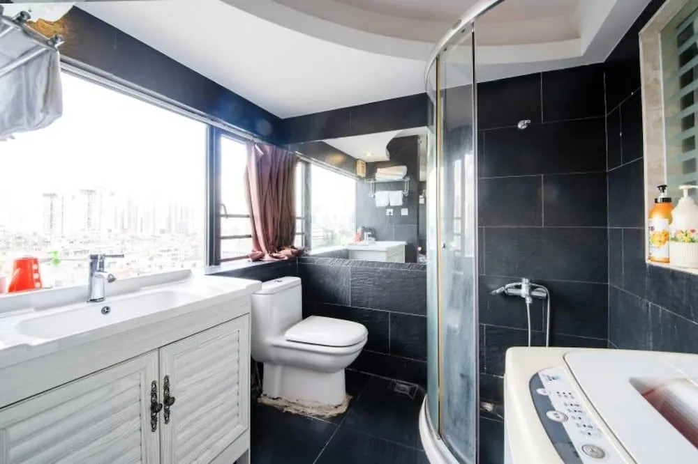 Shenzhen To World Holiday Apartment