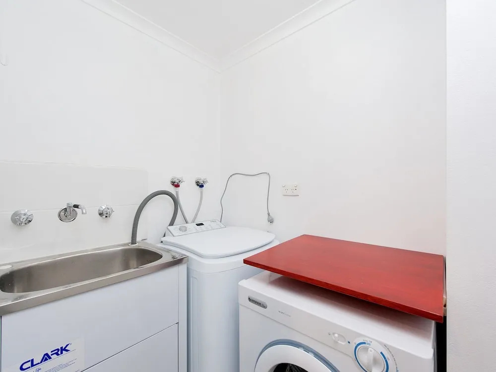 Nicholli, Bay Parklands, Unit 21/2 Gowrie Avenue