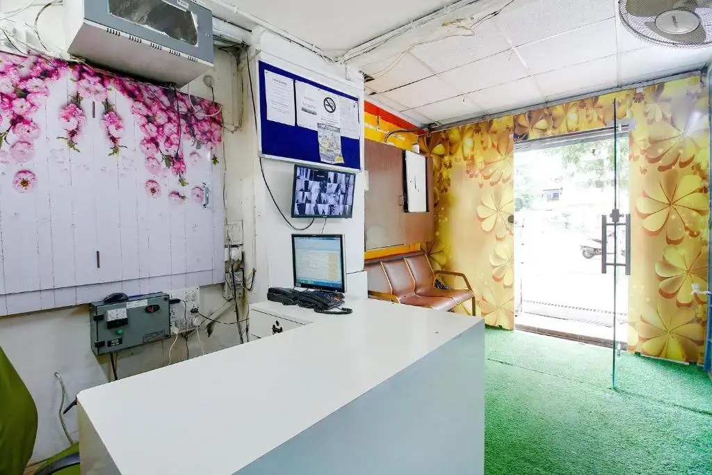FabHotel Saket Inn
