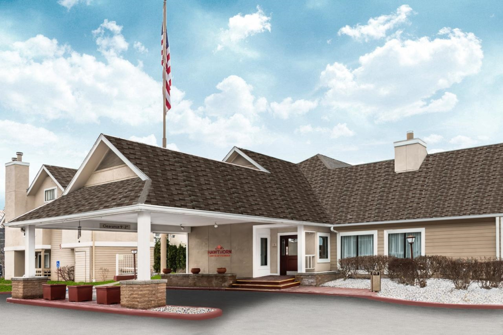Hawthorn Suites By Wyndham St. Louis Westport Pla