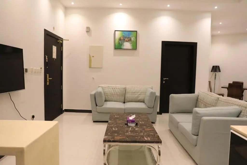 Quiet Rooms 6 Serviced Apartments
