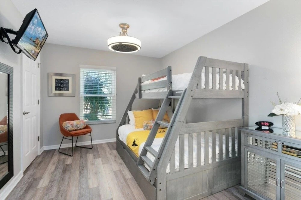 Newly Upgraded Modern 4br/3br Private Pool Th 4 Bedroom Townhouse by RedAwning
