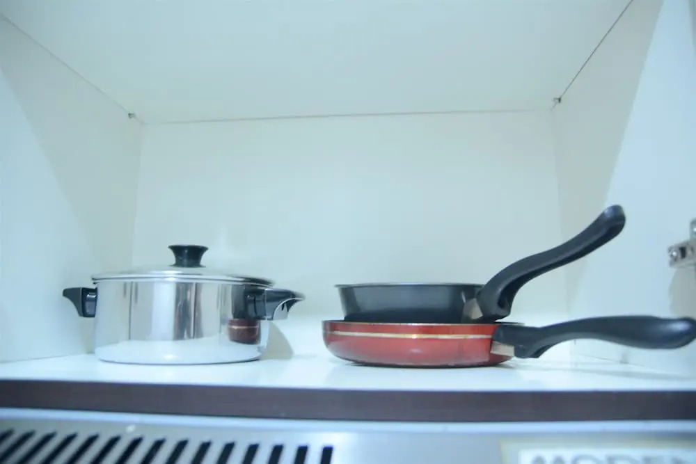 Near Shopping Center 1BR Cosmo Residence Apartmen