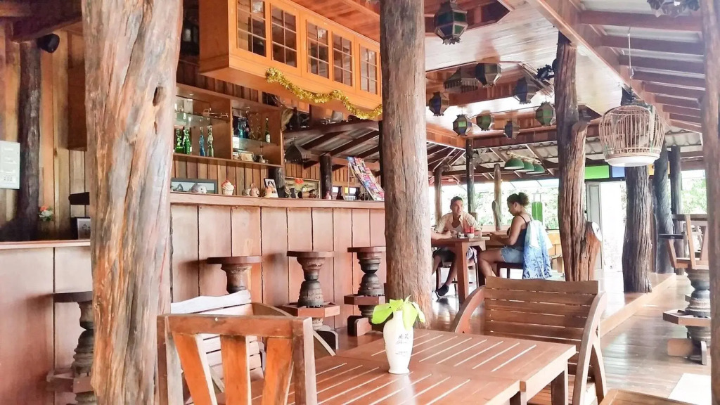 J.Holiday Inn Krabi