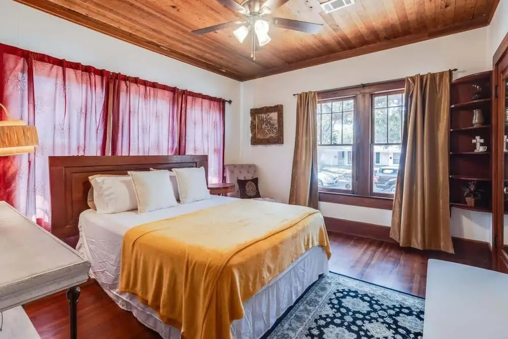 Miazza Cottage in Gulfport