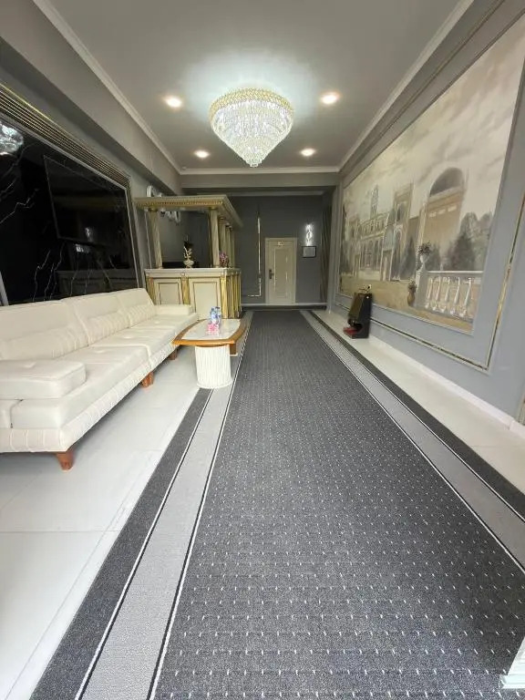 The Avenue Hotel